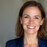 Portrait de Claire Dupuis, cliente satisfaite.